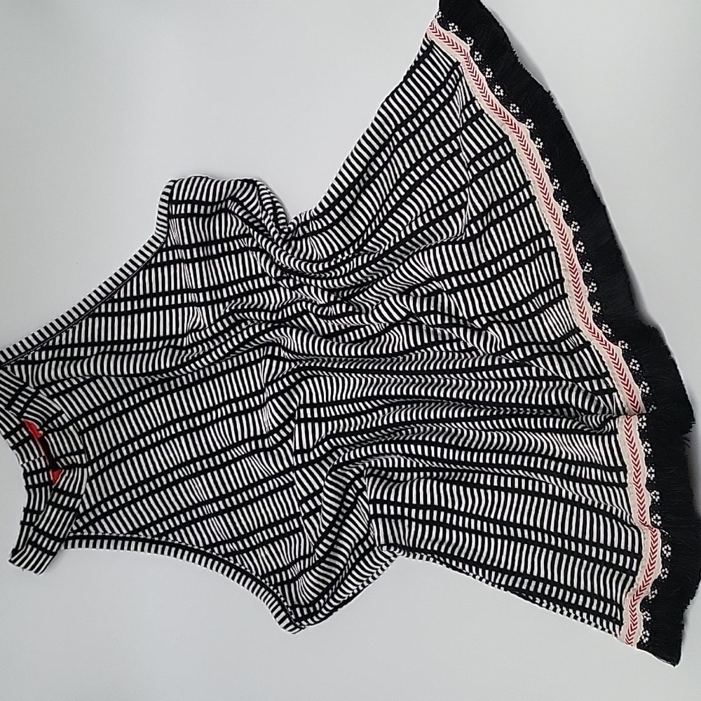 W5 | Black & White Fringe Tank